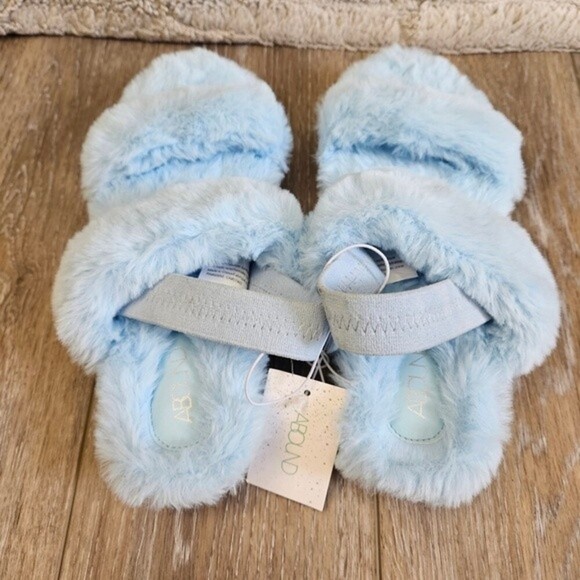 Abound Faux Fur Fuzzy Slippers Slides Sandals Slip On Women's 8 New Baby Blue - Picture 4 of 6